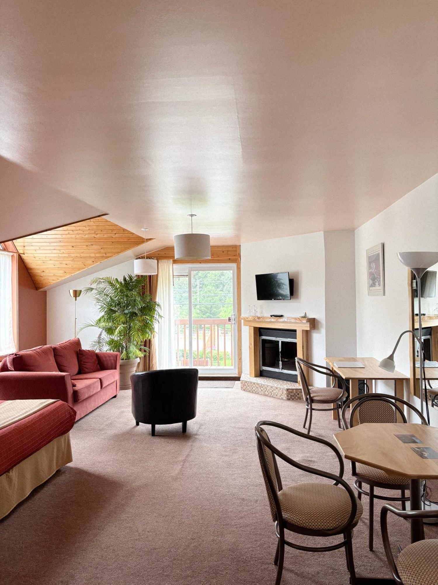 Auberge Du Jardin Petit-Saguenay ภายนอก รูปภาพ