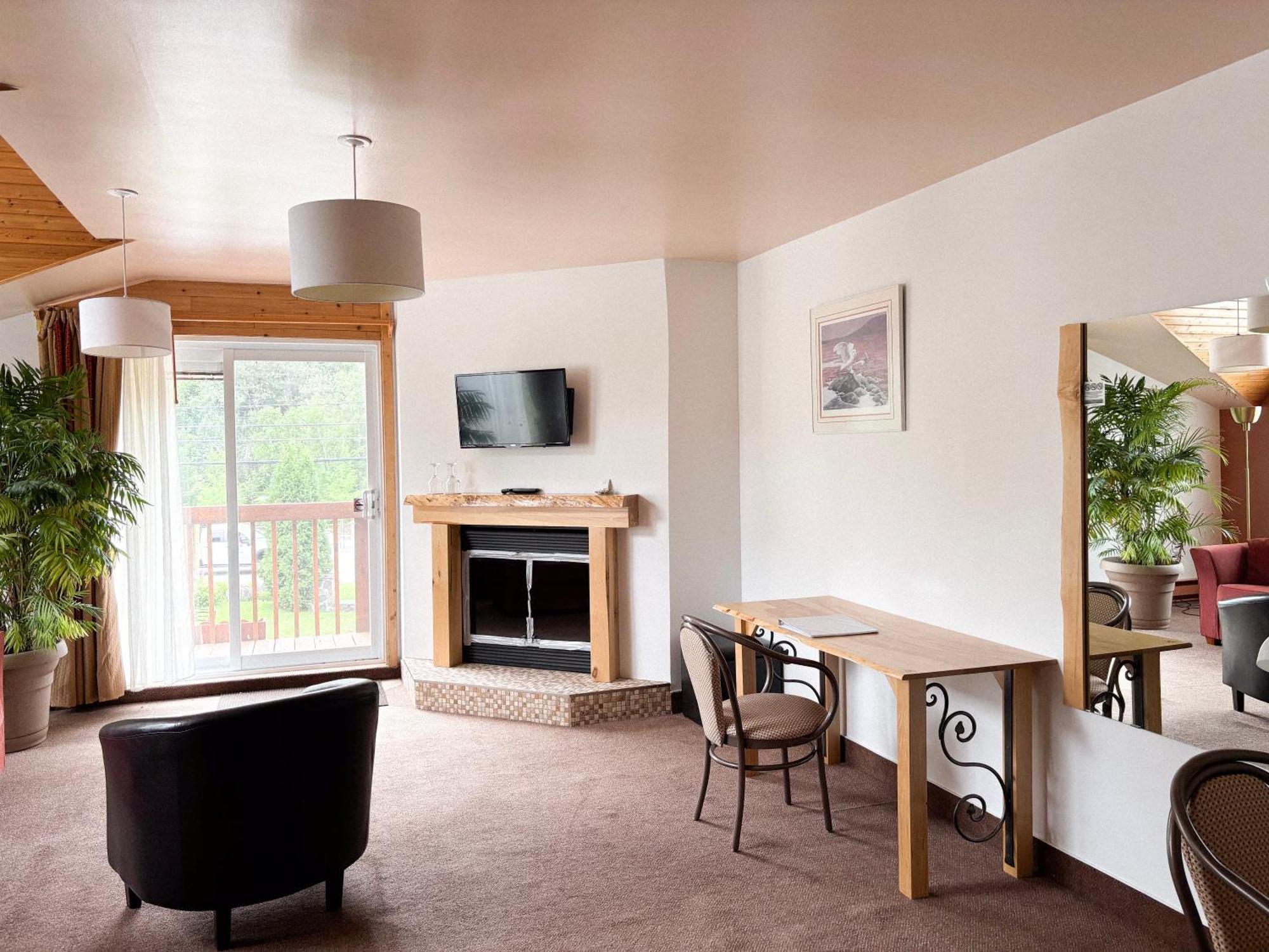 Auberge Du Jardin Petit-Saguenay ภายนอก รูปภาพ